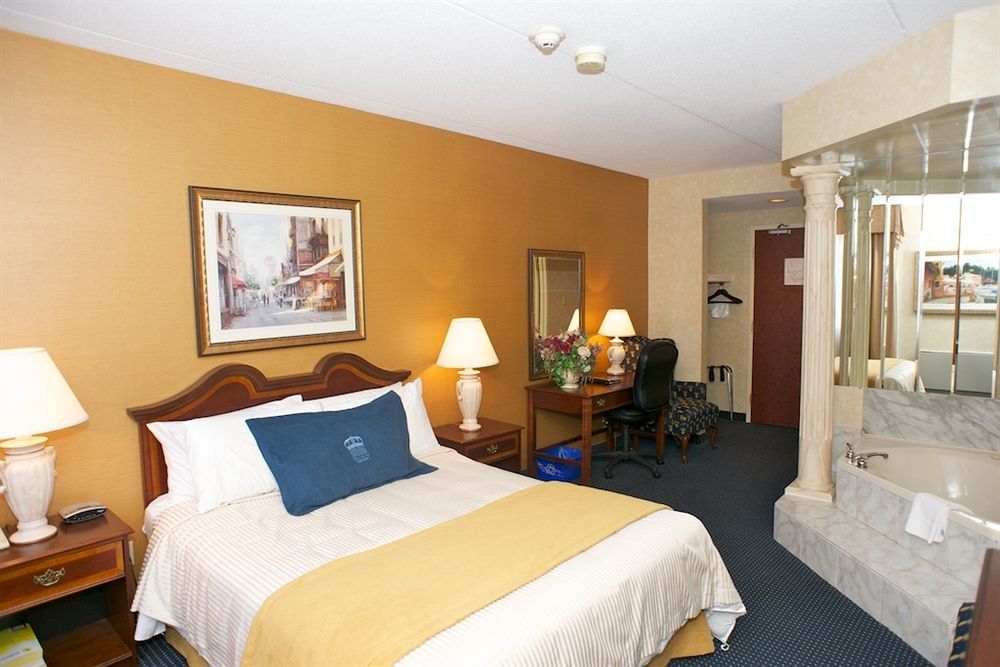 Monte Carlo Inn Airport Suites Mississauga Exterior foto