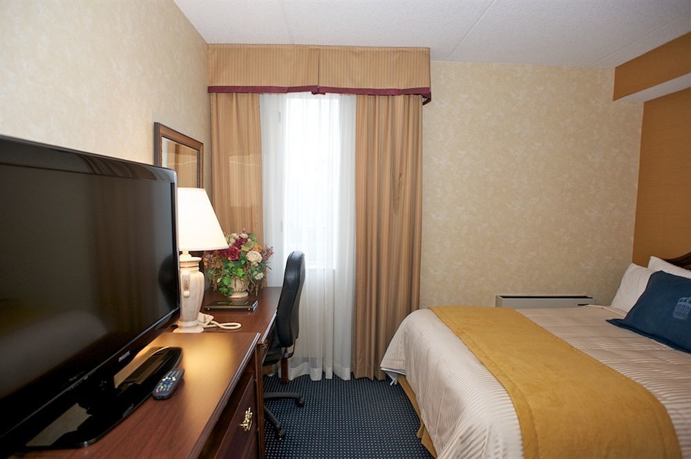 Monte Carlo Inn Airport Suites Mississauga Exterior foto