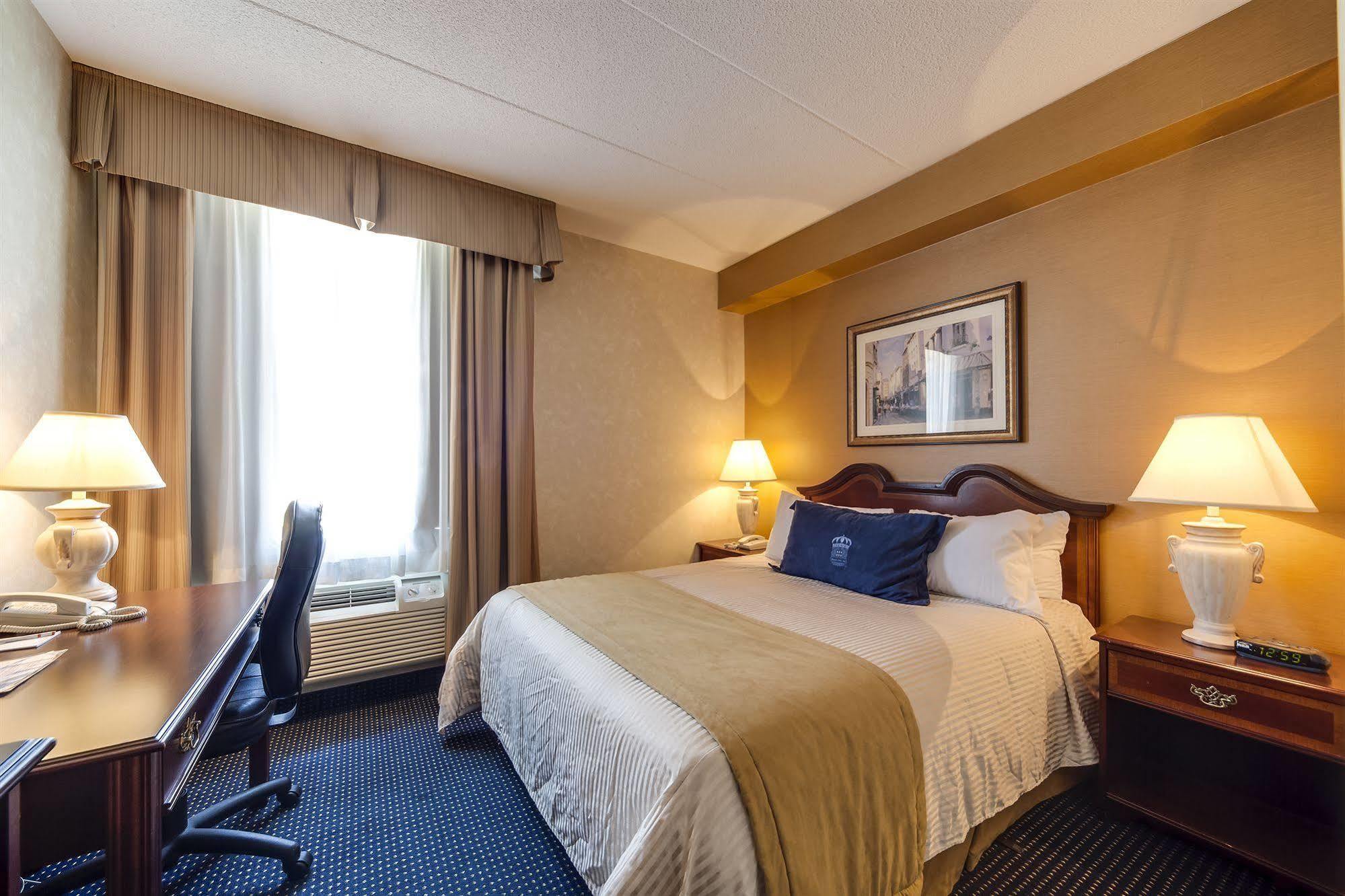 Monte Carlo Inn Airport Suites Mississauga Exterior foto