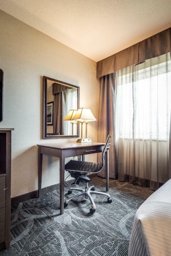 Monte Carlo Inn Airport Suites Mississauga Exterior foto